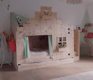 Grand Designs, S22 E05, Floating House