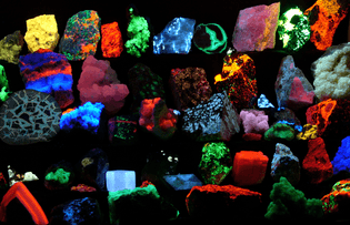 Fluorescent_minerals_hg.jpg