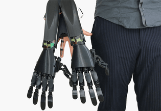 youbionic-augmented-human-double-hand-designboom02.jpg