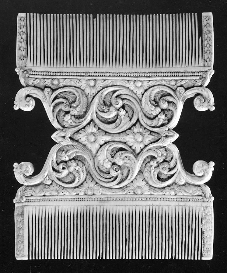 Double-sided comb from Sri Lanka