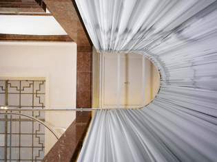 insideoutside_haus-der-kunst_jweber_detail-curtain-and-track_hi-res_0752-212_1000.jpg