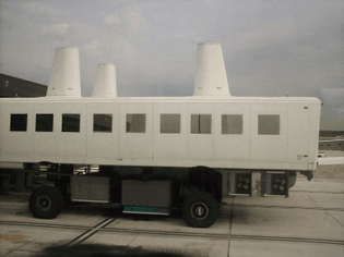 Washington Dulles Airport Mobile Lounge, Eero Saarinen 