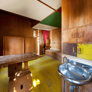 le-corbusier-painted-cabanon.jpg