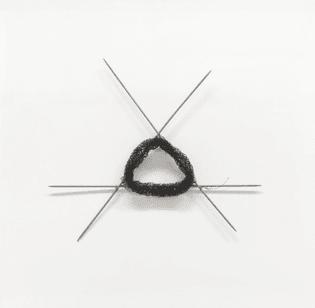 Marisa Merz, Untitled  1969

Symbolic
符号性的