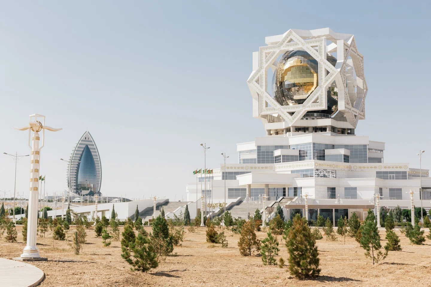 a_ghost_city_arrnau_rovira-1.jpg