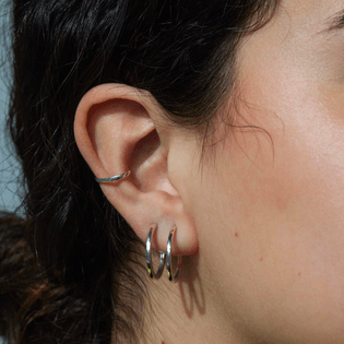 CLASSIC HOOPS, SILVER (PAIR)