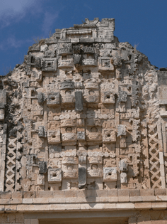 Uxmal ( Yucatan ). Cuadrangulo de las Monjas: Chac masks at the northern palace.