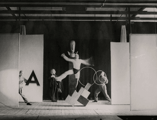 irene-bayer-bauhaus-stage-oscar-schlemmer-costumes-1927-1280x977.jpg