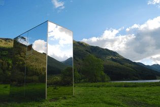 The-Lookout-A-Mirror-Cube-Installation-2.jpg