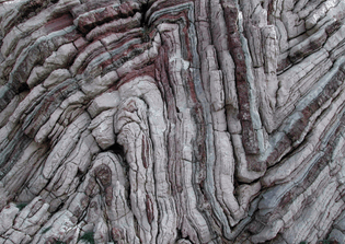 folding_of_alternate_layers_of_limestone_layers_with_chert_layers.jpg