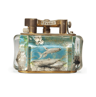 A DUNHILL BRASS AND LUCITE 'AQUARIUM' LIGHTER
MID-20TH CENTURY