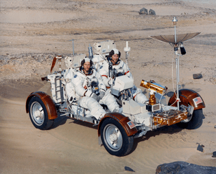 moon_buggy_ap16-ksc-71pc-777.jpg