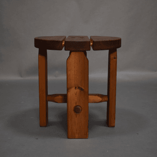 pinewood-stool-1960s-5717?aspect=fit-width=1600-height=1600