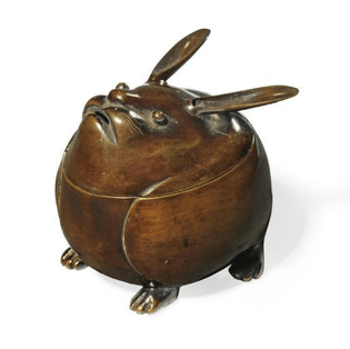 A Bronze Incense Burner [Koro] Edo Period (19th century) Modelled as a hare with long ears, fitted wood box