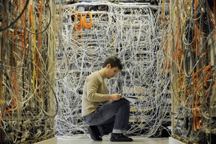 information-technology-jobs-cables-administrator.preview.jpg