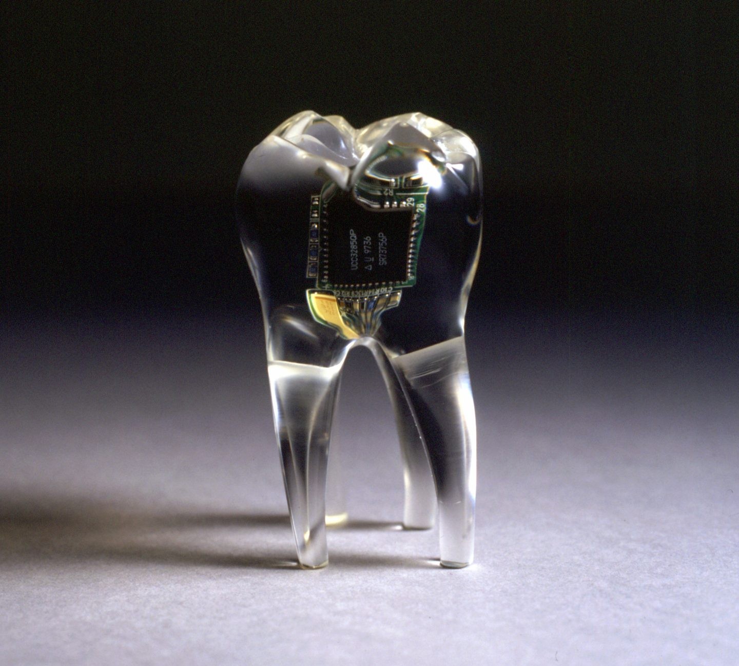 Audio Tooth Implant, Auger-Loizeau, 2000