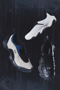 https-hypebeast.com-image-2022-11-oakley-brain-dead-sneaker-collaboration-10.jpg