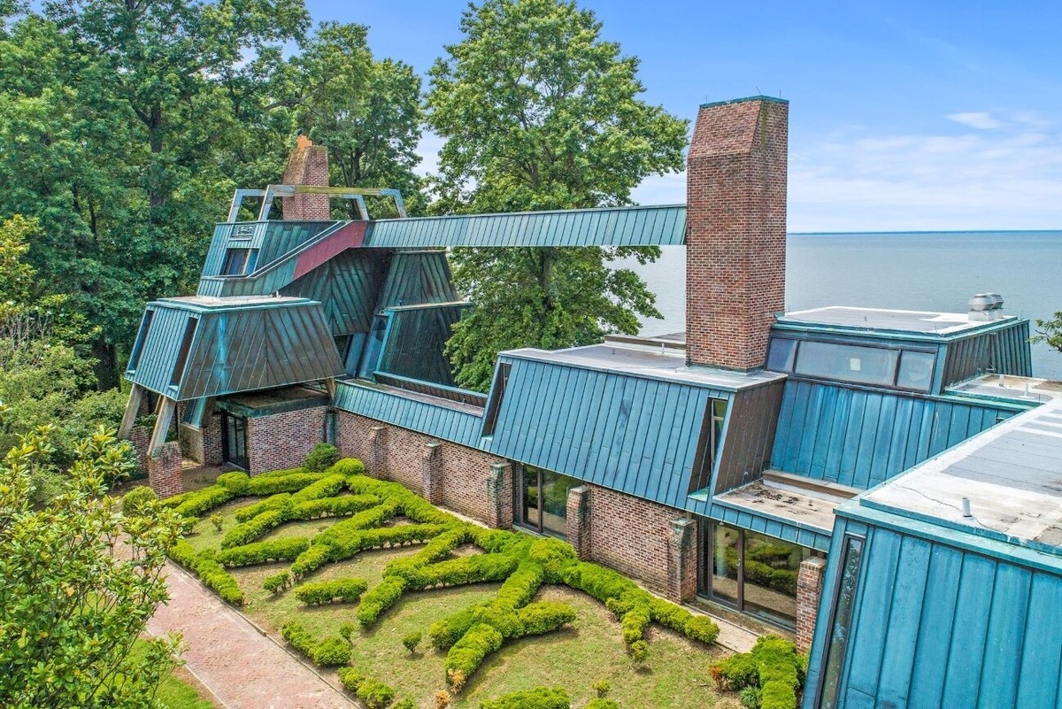 The Tuttle Residence in Rock Hall, Maryland designed by Paul Rudolph in