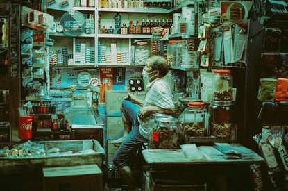 📸 𝕓𝕪 𝕀𝕤𝕤𝕒𝕔 𝕃𝕀 on Instagram: “Working but not working 📷 #canoneos1n
🎞️ #cinestill800 . . . . #菲林 #底片 #filmneverdie #filmisnot...