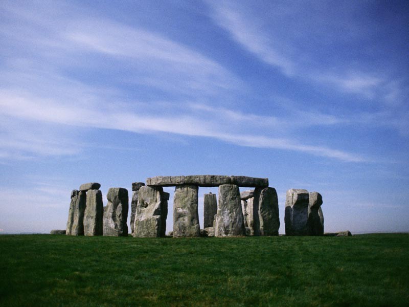 Ngạc nhiên với những khối đá to lớn của Stonehenge? Hãy xem những hình nền đẹp của bức tường đá tuyệt đẹp này để khám phá thêm các bí ẩn tiềm ẩn.