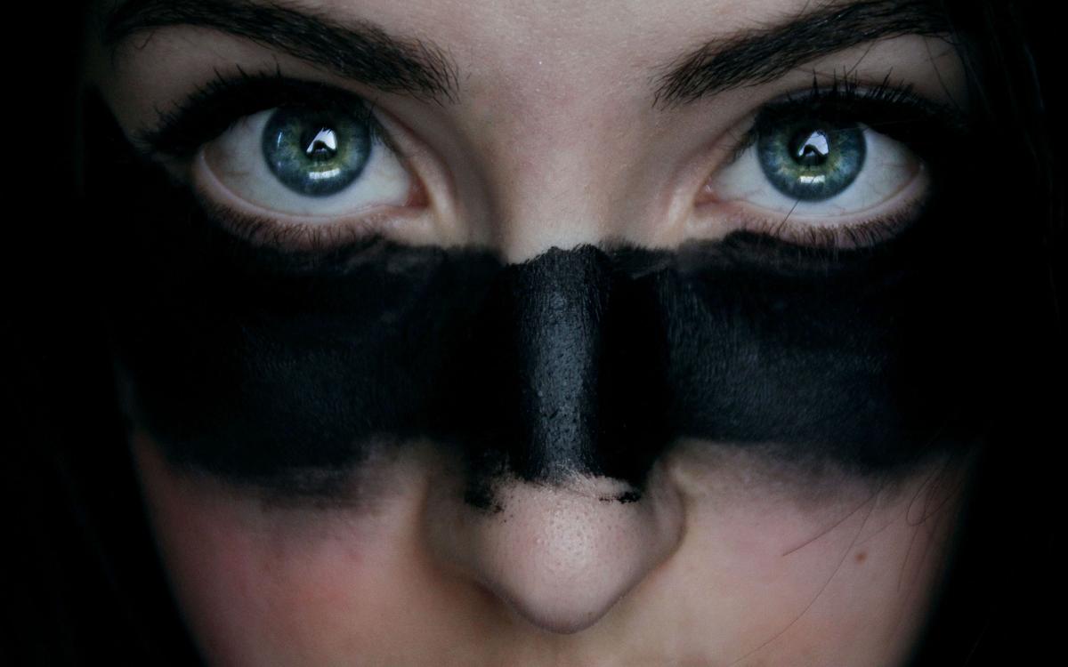 blue-eyes-paradise-face-paint-black-stripe-2560x1600-wallpaper.jpg