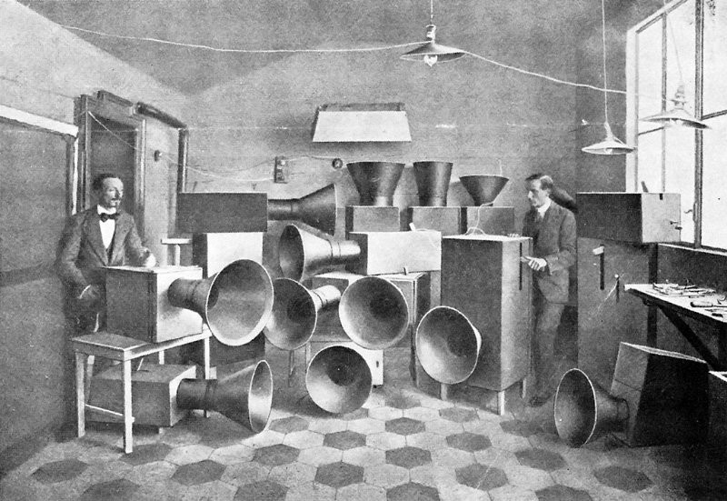 Luigi Russolo - instrumenty do robienia hałasu
