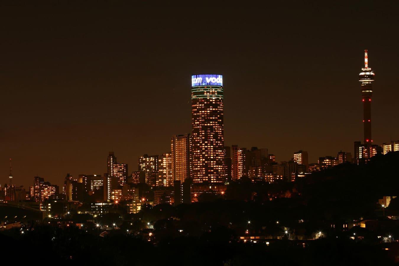 image-ponte-skyline-night.jpg