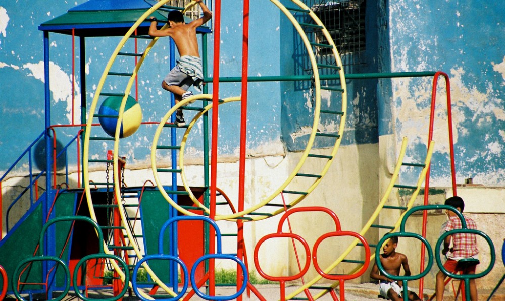 havana-cuba-vintage-playground3-by-mandalaybus.png