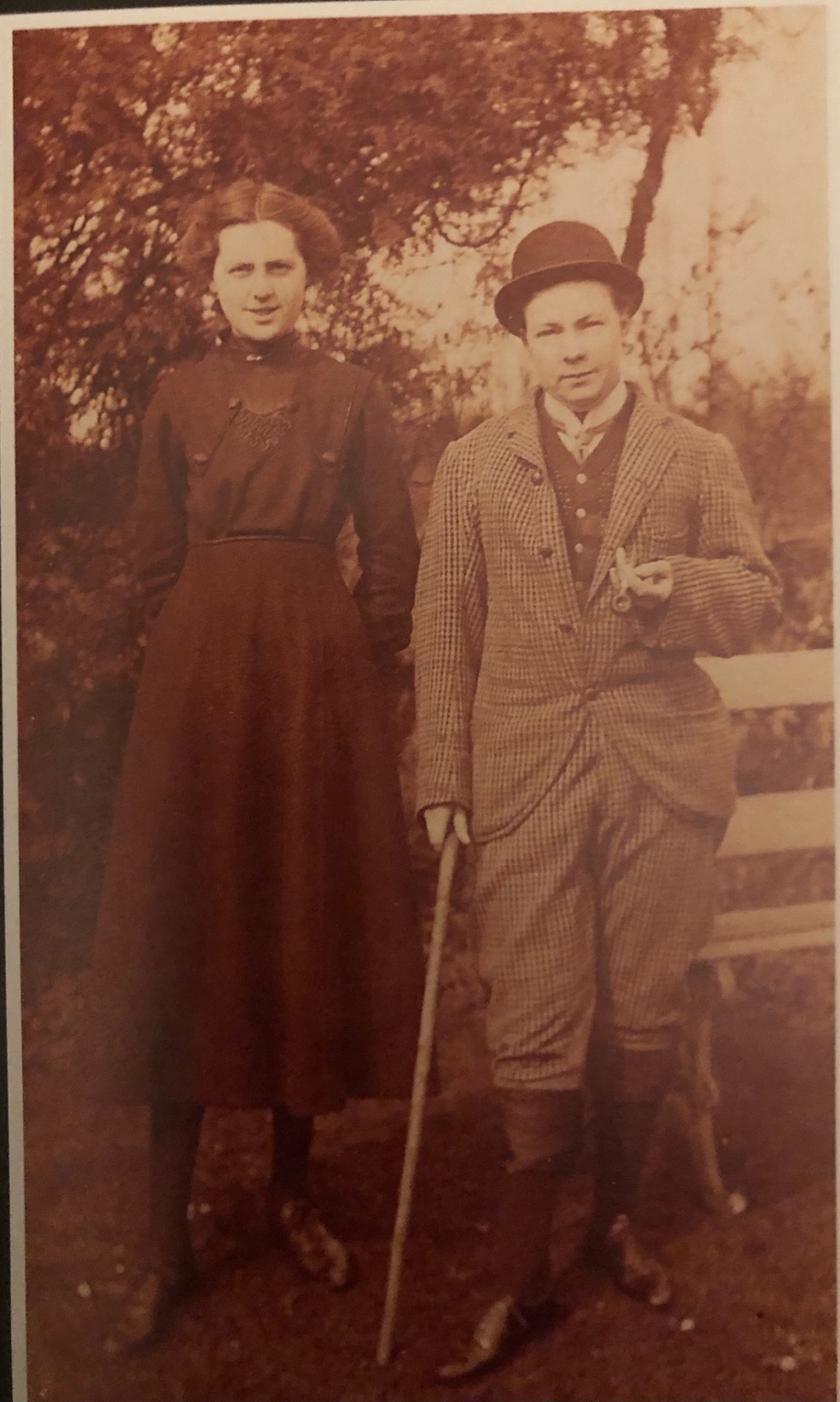 Becoming Visible; An Illustrated History Of Lesbian And Gay Life In Twentieth-Century America