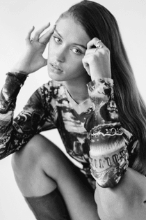 iris-law-vogue-201120-credit-marili-andre.jpg