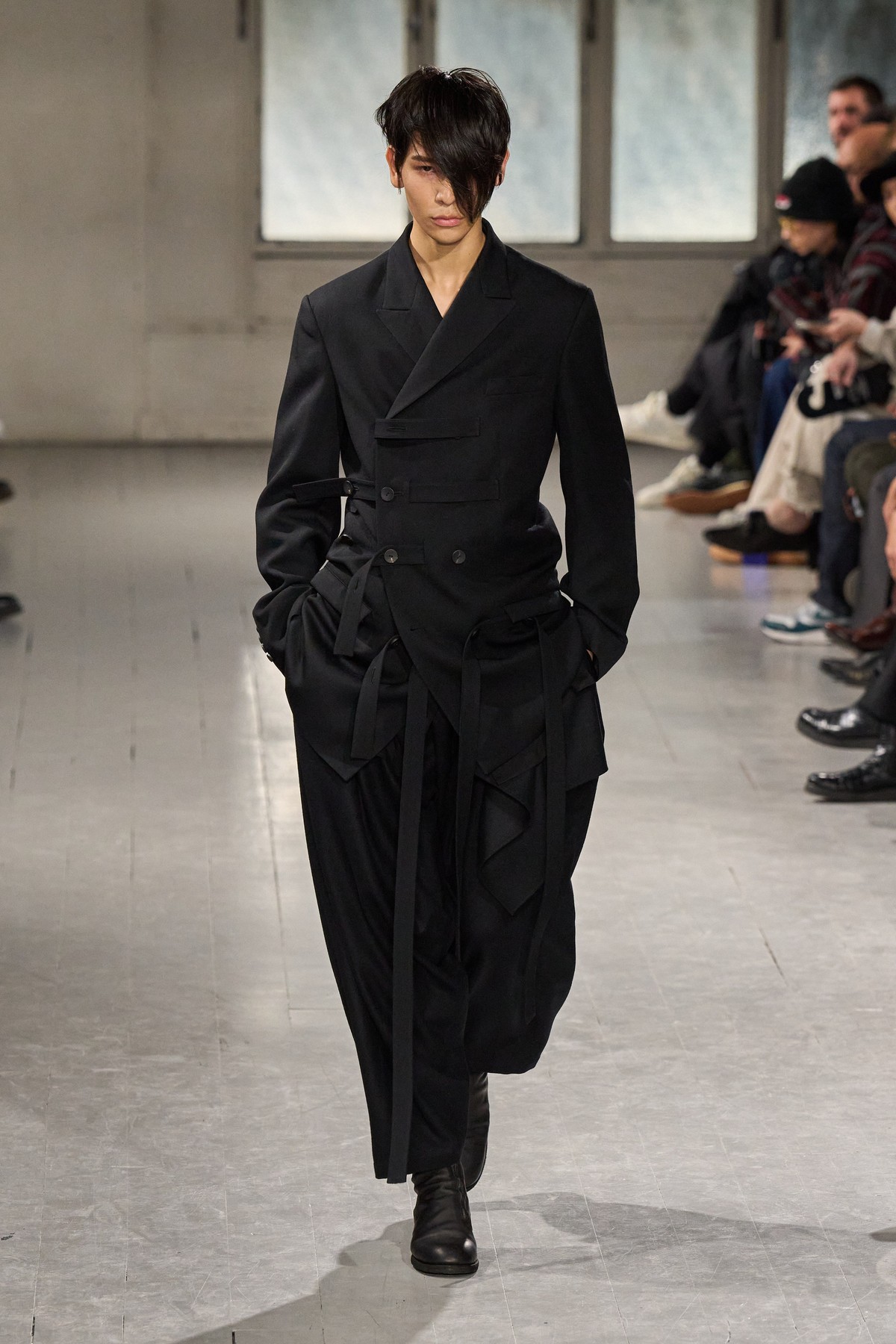 00010-yohji-yamamoto-fall-2023-menswear-credit-gorunway.jpg