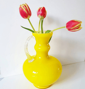 Stunning yellow glass vase
