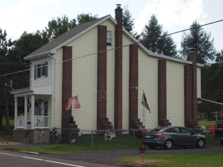 1280px-standalone_row_house_in_centralia-_pennsylvania.jpg