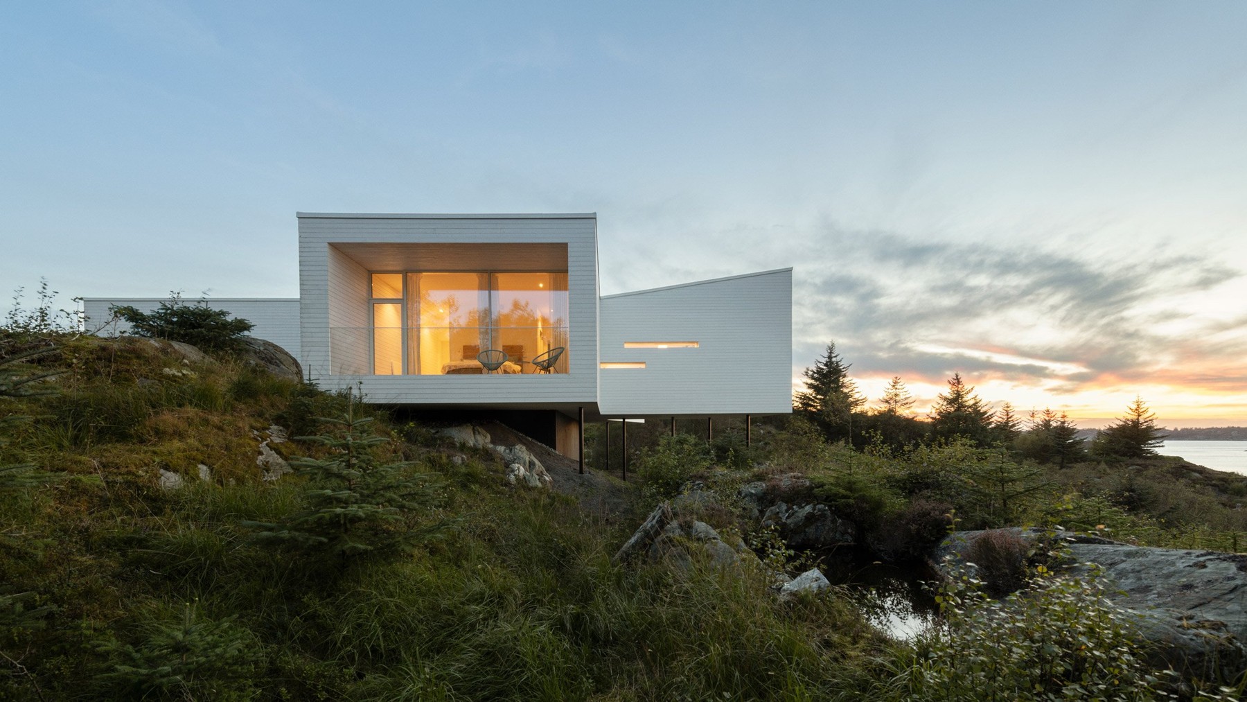villa-austevoll-saunders-architecture-norway-archipelago-house-hero-1.jpg