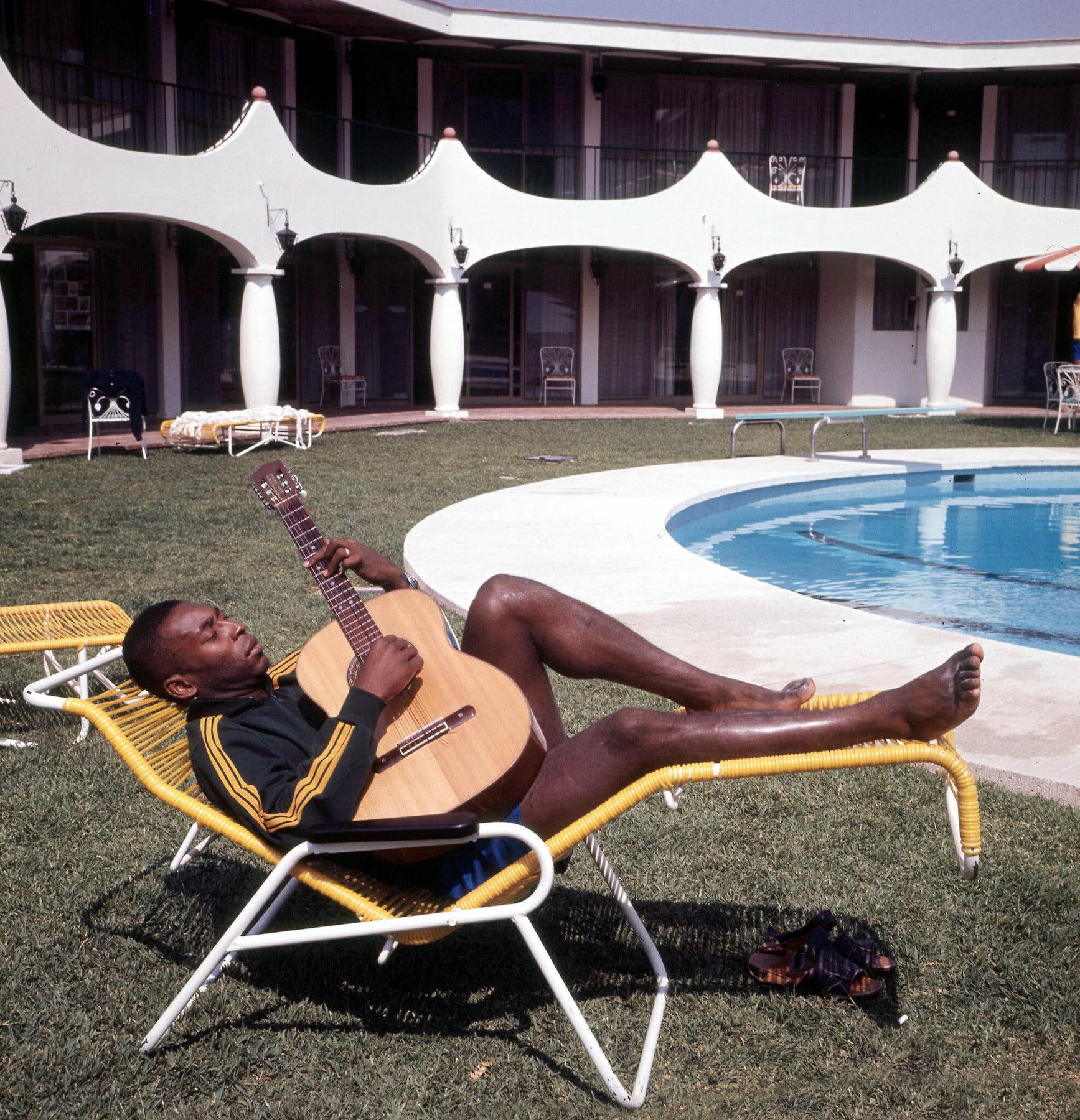 00pele-photos-13-32de-superjumbo.jpg?quality=75-auto=webp