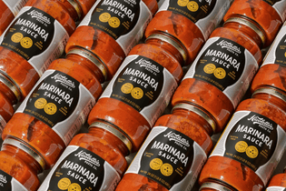 hoodzpah-nicolettos-packaging-sauce-jar-grid-01.jpg