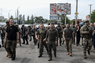 08ukraine-briefing-zelensky-aid-sub-zqhp-superjumbo.jpg?quality=75-auto=webp