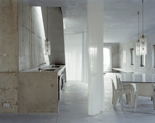 antivilla-arno-brandlhuber-potsdam-bunker-more-with-less-magazine-arquitecture-02.jpg