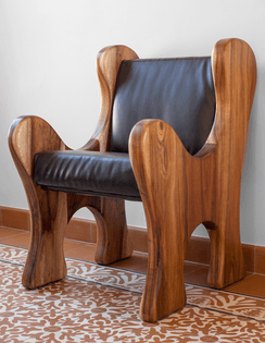 jshelton_furn_curvechair_evanwalbridge.jpg