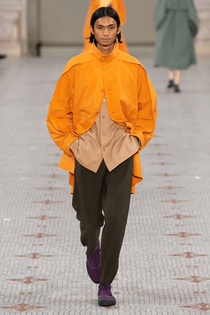 homme-plisse-issey-miyake-spring-summer-2024-collection-runway-paris-fashion-week-17.jpg?cbr=1-q=90