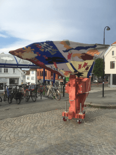 Søstra100 × Byverksted: Omsorgsbua på Nytorget