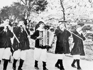 foto-4-antonio-pisano-ed-efisio-melis-in-processione.jpg