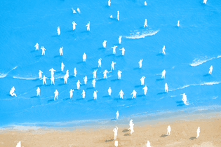 10-adriatic-sea-staged-dancing-people-2015.jpg