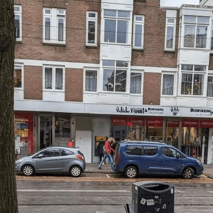 Strooiscooters in Rotterdam on Instagram: “Eén is geen,
Lijken strooiscooters vaak te denken.
Dus zijn ze nooit alleen,
Alti...