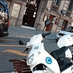 Parkoleptic on Instagram: “Homeless scooter #Parkoleptic 🛴🛵💤🤦
#Parkingseisure #e-bike #e-scooter #Urbanclutter #pedestrian #...