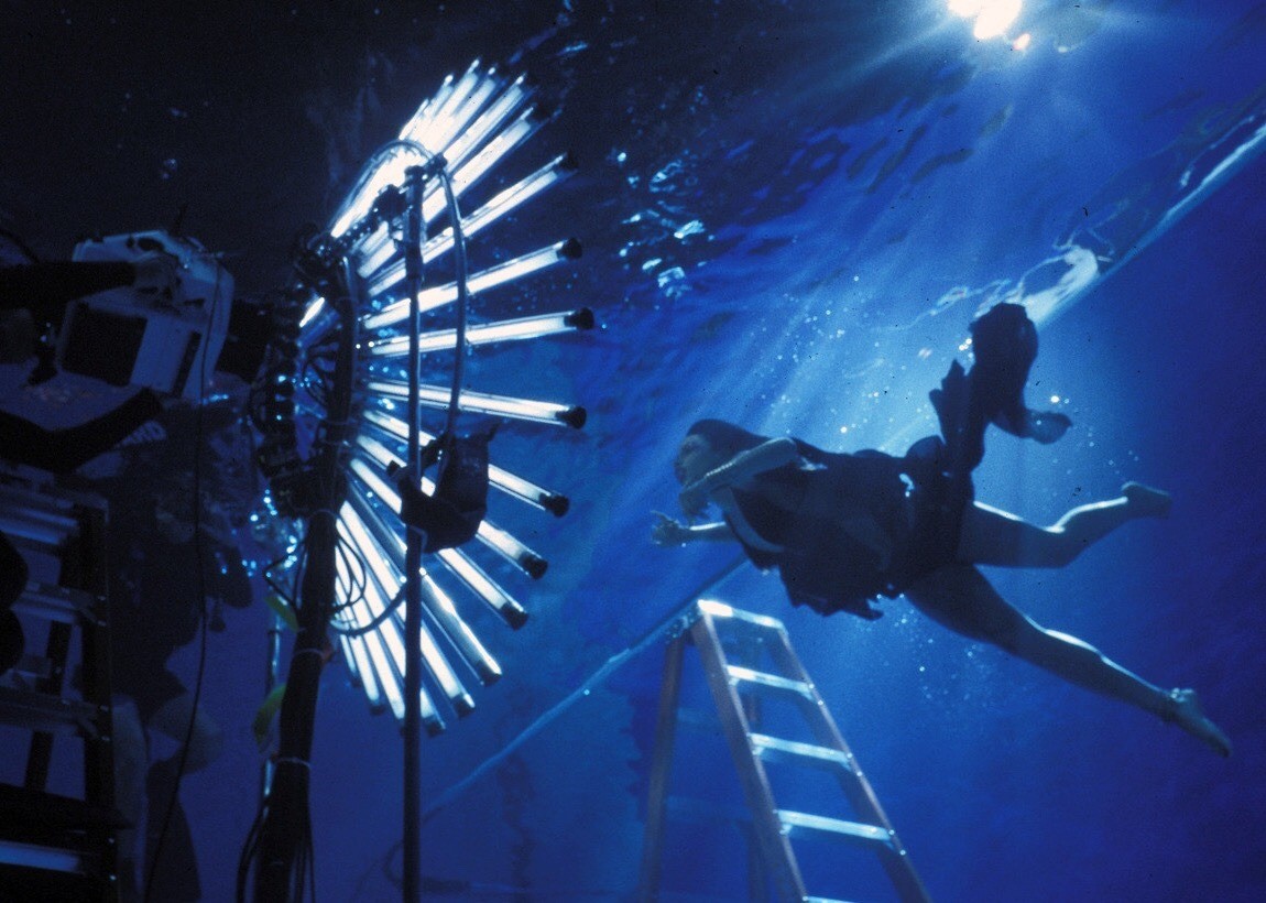 Aaliyah shooting the underwater scene in 'Rock The Boat', 2001