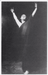 isadora-duncan-by-arnold-genthe-1916-18.png