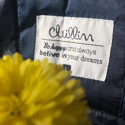 photo capturing the phrase, be happy and always believe in your dreams