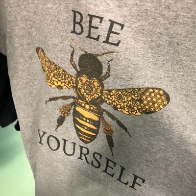 photo capturing the phrase, bee yourself