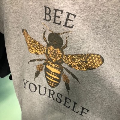 photo capturing the phrase, bee yourself